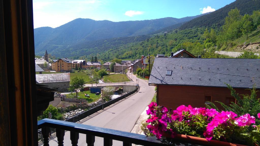Apartaments Pont Romanic Espot Exterior photo