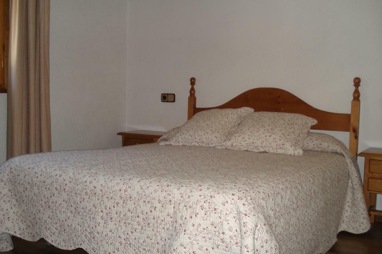 Apartaments Pont Romanic Espot Exterior photo